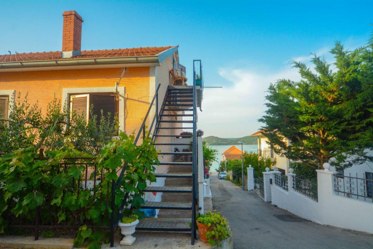 שיבניק Apartments Vendi מראה חיצוני תמונה